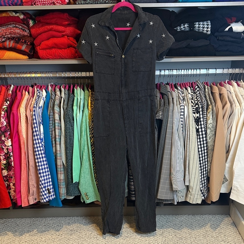 100% lyocell gray with stars 6 pocket front zipper/snap closure jumpsuit size S